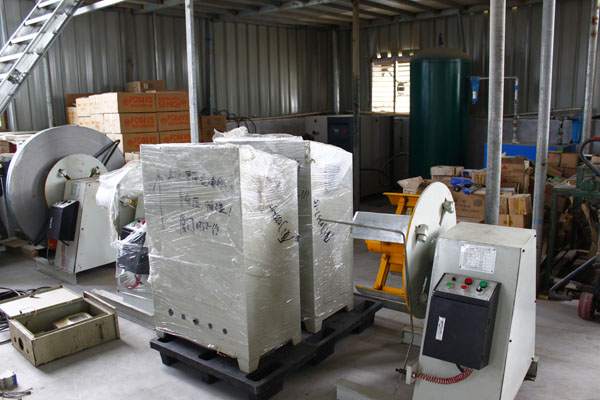 钢带箱加工设备